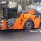 Bus se incendió y se quemaron hasta las maletas