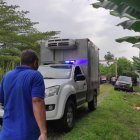 El cuerpo del hombre de 65 años quedó tendido junto a su camioneta, a la entrada de una finca bananera.