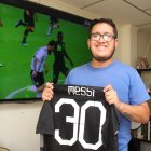 Álex Sánchez 
espera ver salir campeón a Lionel Messi con la selección argentina, en el Mundial de Catar.