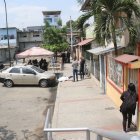 El difunto quedó en la acera, a unos metros de una escalinata con acceso hacia la vía Perimetral.