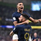 Kylian Mbappé (i) es una de las máximas figuras de Francia.