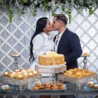 La pareja contrajo matrimonio. Tienen seis meses de noviazgo.