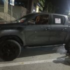 El carro tiene huellas de los balazos y alrededor, los agentes encontraron catorce casquillos de bala.