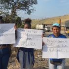 Este viernes 23 de diciembre de 2022, Alexandra Castillo y  familiares hicieron un plantón fuera del botadero.