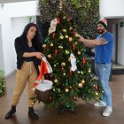 Andrés volvió a amar la Navidad, mientras que Eli la detesta como festividad.