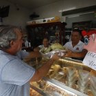 David Velasco llegó  a dejar su  ‘pollito’, como lo llamaba al pavo, en ‘manos’ de Luis.