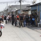 En la cooperativa Reina del Quinche hubo dos fallecidos. Un cadáver quedó en un lado de la calle y el otro cuerpo estaba en el costado opuesto.