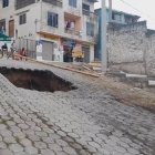 Explosión de tubería provoca un socavón en Esmeraldas