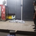 El cuerpo de Jennifer Delgado cayó sobre el portal.