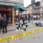 El asesinato ocurrió en toda la esquina de las calles 9 de Octubre y Manuel Alman, donde se ubican varios locales comerciales.