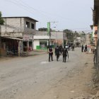 El enfrentamiento entre uniformados y delincuentes dejó tres heridos.