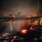 La casa quedó en escombros con las víctimas en el interior.