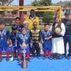 La madre María, de Penipe, les dio las bendición y el trofeo de campeón a la selección de Talla baja del Ecuador.