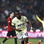 Enner Valencia sigue en racha. Marcó los dos goles del triunfo del Fenerbahce en la liga de Turquía.
