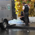 Franklin Franco Gonzabay estaba bebiendo junto a su hermano y vecinos cuando lo mataron. Su cuerpo quedó junto a las latas de cerveza.