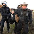 Momento en que Greta es detenida.