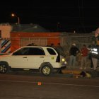 El hombre quedó ‘tieso’ en la acera, cerca a su carro.