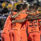 Lo que parecía una victoria con mucha tranquilidad, ganó drama en la recta final con los descuentos del equipo costarricense.