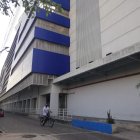 Las barandas del estadio Capwell están medio flojas.