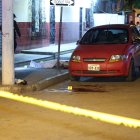 El cadáver de Iván Armando Aquiño Núñez, de 50 años, quedó en la vereda.