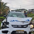 Dentro del patrullero encontraron botellas de cerveza.
