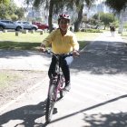 EXTRA llevó a Luisa   Maldonado a pedalear en la ciclovía del norte de Quito. Dice ser una fan de la ‘bici’.