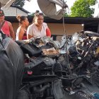 Por el impacto el carro quedó totalmente destruido.