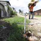 En uno de los sitios, el bloque 2 de Flor de Bastión, aún había dos velas encendidas.