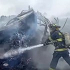 Los bomberos sofocaron las llamas.