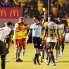 Los árbitros y  asistentes que fueron parte de los juegos de la LigaPro han recibido el pago de sus pagos hasta septiembre.