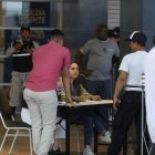 Una acreditación impide a Diario EXTRA saber de la reacción de Viteri y González ante las elecciones