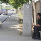 Las personas que esperan buses cerca del paradero de La Joya se sienten  vulnerables. Denuncian robos. Piden que haya metropolitanos, cámaras o botones de pánico.