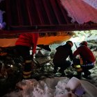 En los dos países golpeados por el desastre se contabilizan también casi 55.000 heridos, muchos con fracturas y cortes de gravedad.