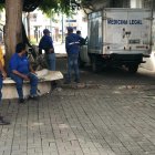 La policía investiga la procedencia del escrito que le dejaron a la víctima.