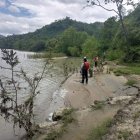 El hombre  se movilizaba sobre el río Puyango.