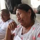 os abuelos paternos del niño, Petita  Parrales y Miguel Torres, no pueden contener las lágrimas cuando hablan de su nieto. Están desesperados.