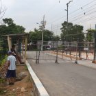 Los accesos a la UPC de la cooperativa Assad Bucaram, en Pascuales, están cerrados con mallas.