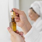 Es excelente para la piel y el cabello, sobre todo, luego del baño.