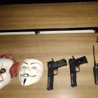 Juguetes fue lo único que le dejaron los pillos a los uniformados.