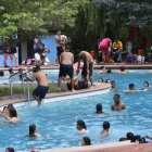 Las siete piscinas estuvieron a tope durante el feriado de carnaval. Las autoridades dijeron que el agua se cambia todos los días.