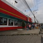 El supermercado fue asaltado.