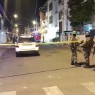 Personal de la Policía y Fuerzas Armadas acudieron al sitio del suceso y alrededores.