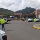 Internos de la cárcel de Turi reclaman por muerte de una reclusa