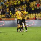 Gaibor se mandó un partidazo y hace soñar a la hinchada amarilla.