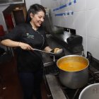 La chef Mafer Cepeda le aconseja a las mujeres que no dejen de especializarse y de aprender más de la gastronomía.
