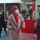 Florinda acude al gimnasio para mantenerse activa.