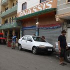 El rapto ocurrió la madrugada del martes. Cuatro delincuentes llegaron en un vehículo, tres de ellos se la llevaron a la fuerza