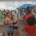 Familiares protagonizaron escenas de dolor al ver a su pariente ahogado.