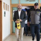 Félix Sánchez Bas mantuvo una expresión de seriedad durante la mayor parte de su presentación.