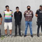 Los detenidos fueron interceptados en el noroeste de la urbe porteña y estarían vinculados a crímenes.